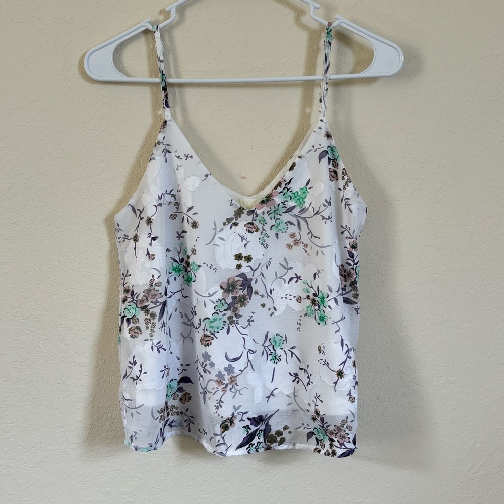 Women’s White Floral Top. Size XS